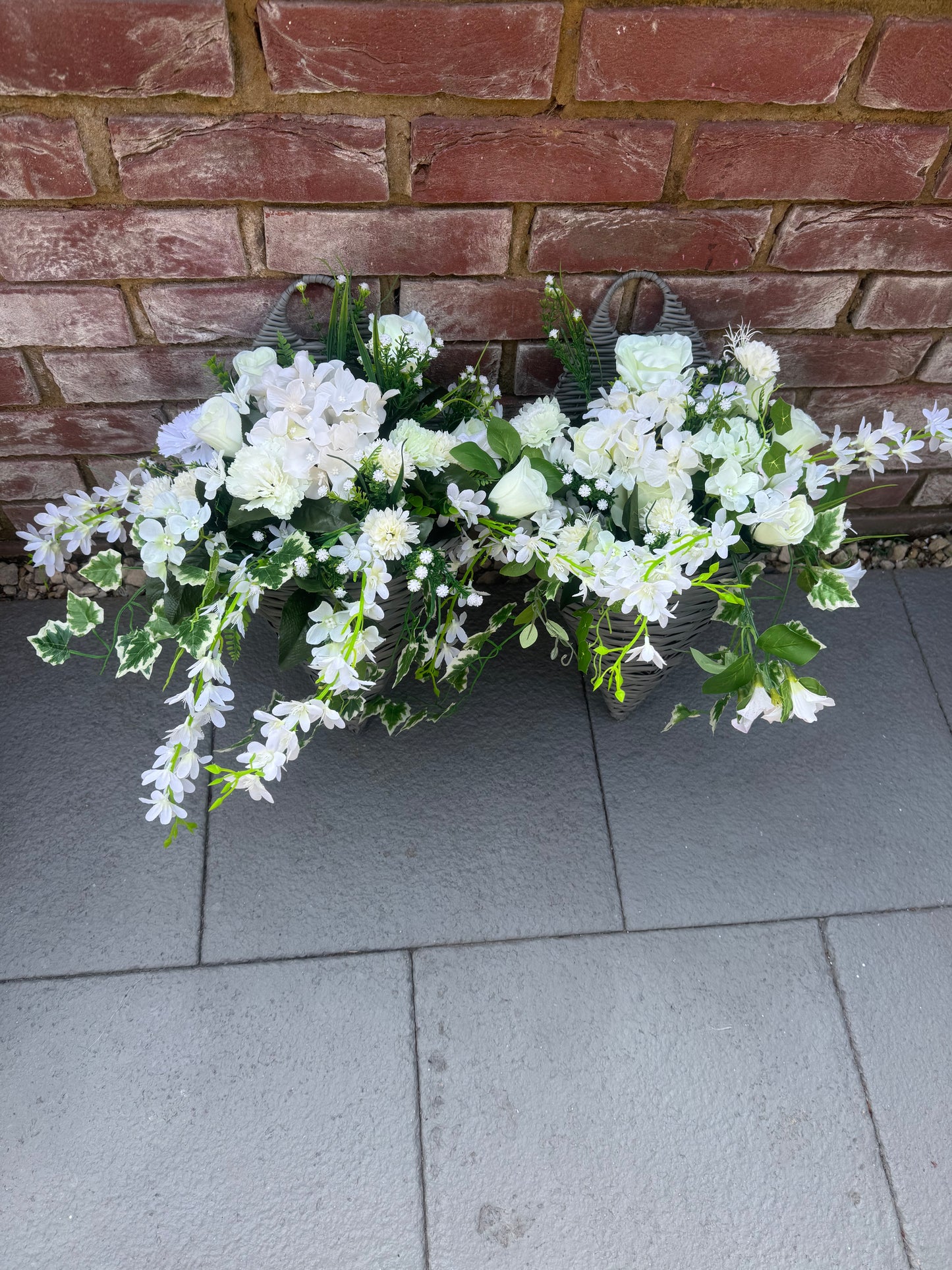 Fence/wall flat back baskets