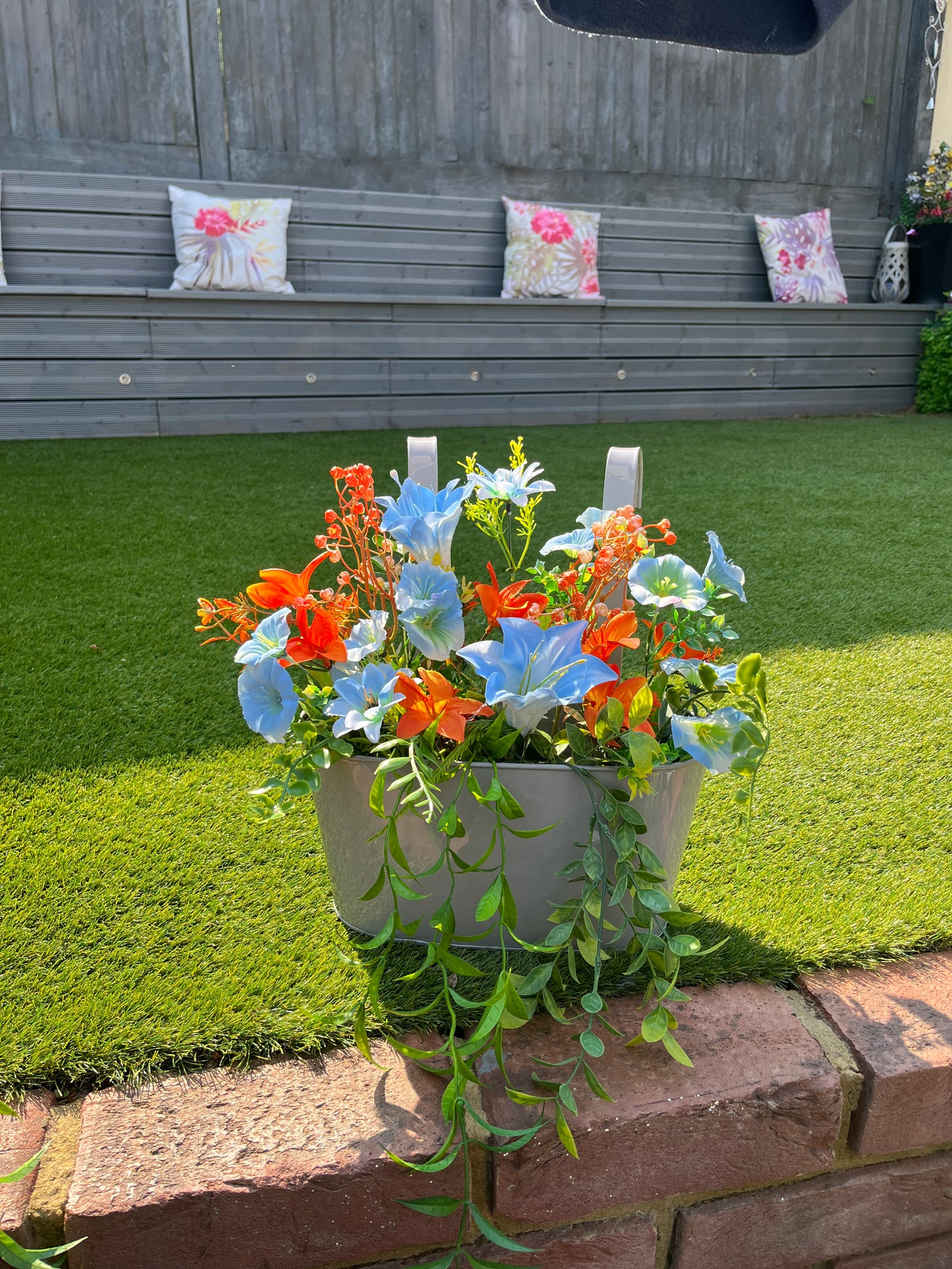 Twin hanging Planters